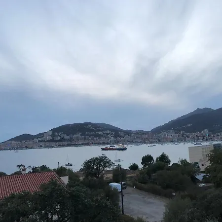 Climatisée Avec Vue Panoramique Proche